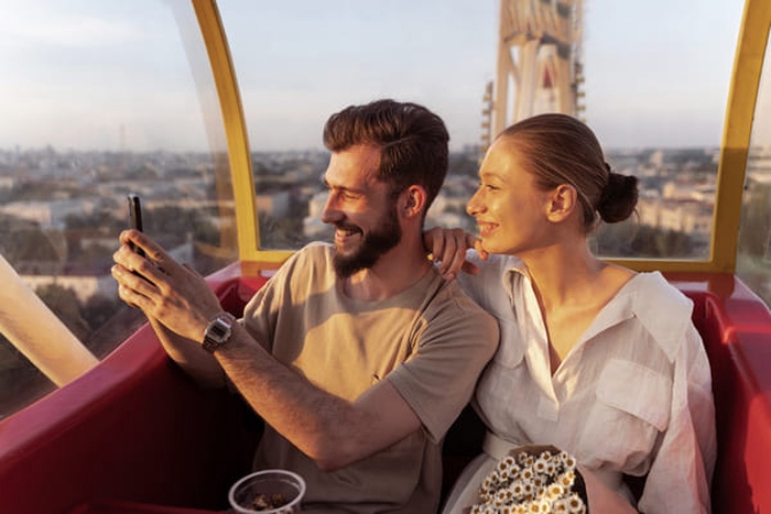 couple en rendez-vous avec l'herp&egrave;s &agrave; Paris